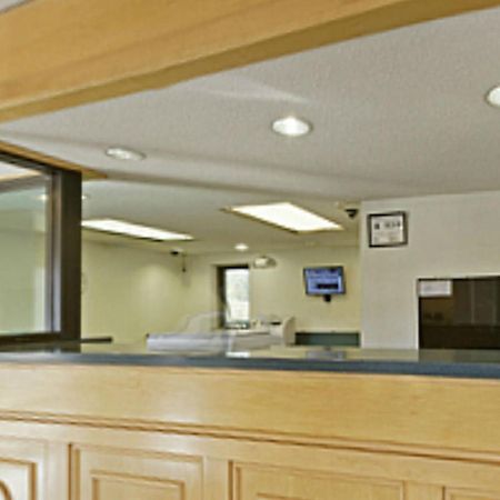 Royal Inn Charlotte Bagian luar foto