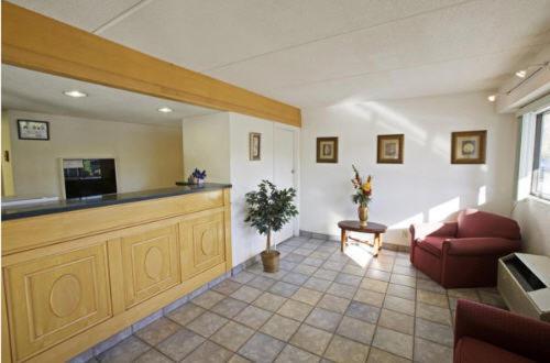 Royal Inn Charlotte Bagian luar foto
