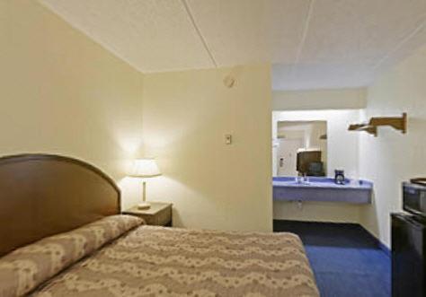 Royal Inn Charlotte Bagian luar foto