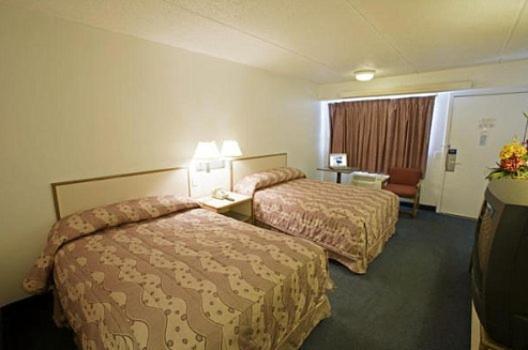 Royal Inn Charlotte Bagian luar foto